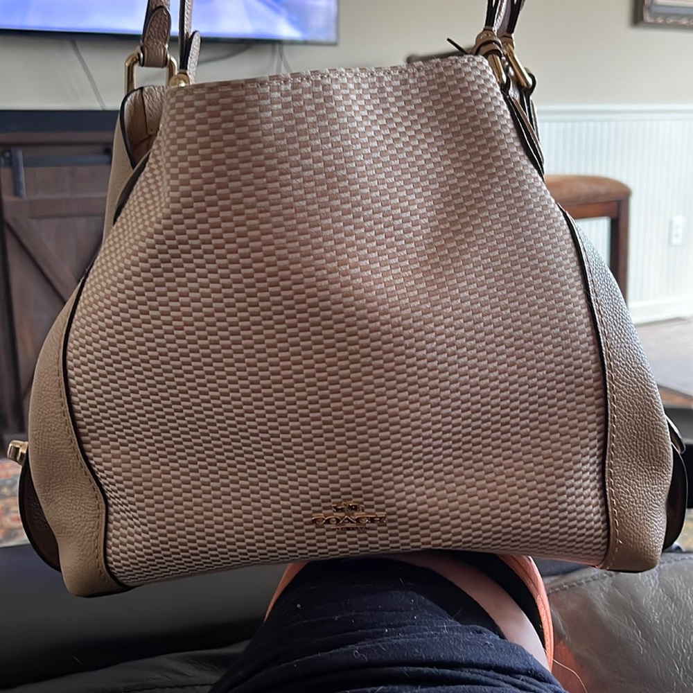 Immaculate vintage coach.
